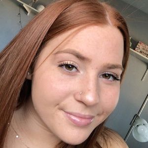 Meet your Posher, Claire